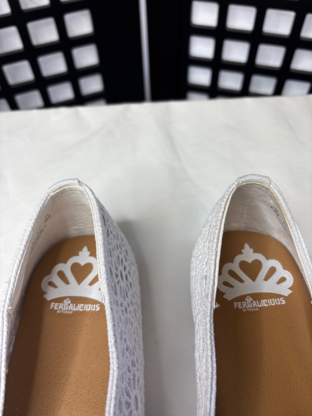 🤍 Fergalicious Crochet Ballet Flats Womens 9.5 White Slip On Casual 🤍 - Picture 6 of 10